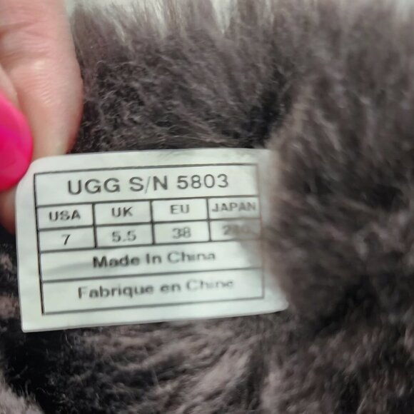 Authentic Ugg Bailey Button Boots Chocolate size 7 - Picture 5 of 6